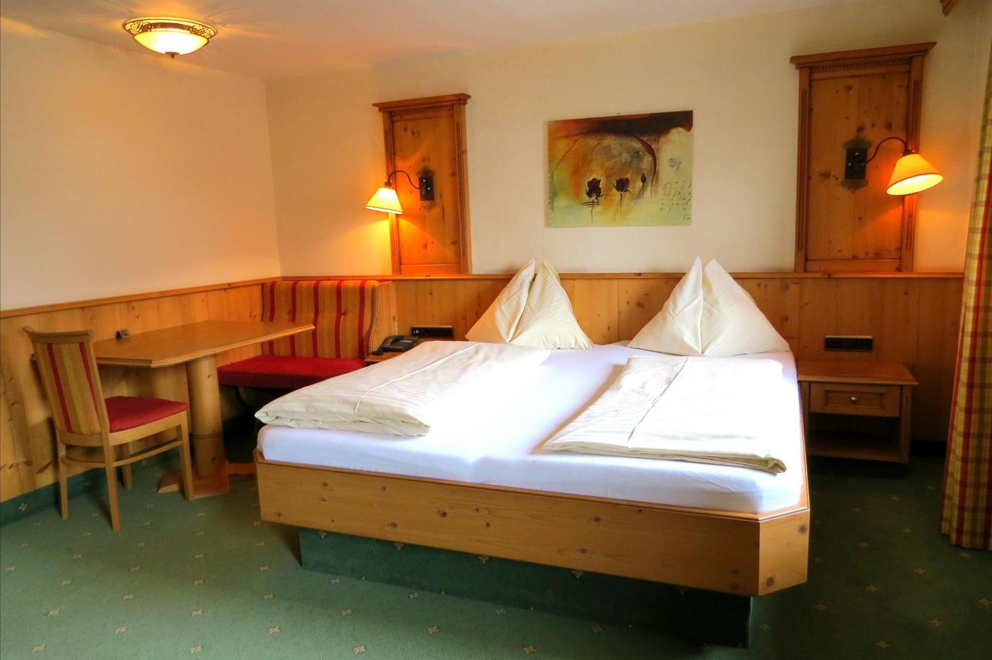 קירשברג אין טירול Hotel Roesslwirt מראה חיצוני תמונה